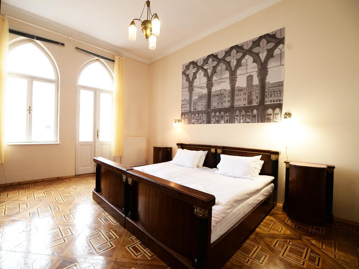 The Historical Family Nest In City Centre Lviv Dış mekan fotoğraf