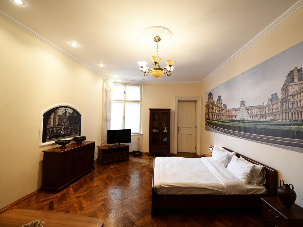 The Historical Family Nest In City Centre Lviv Dış mekan fotoğraf