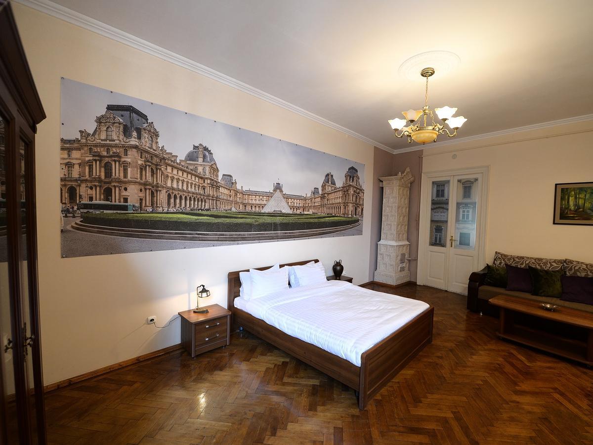The Historical Family Nest In City Centre Lviv Dış mekan fotoğraf